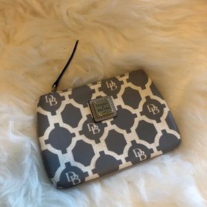 Dooney & Bourke wallet